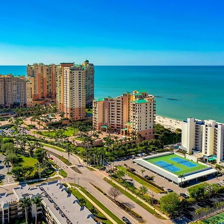 Steps Away From The Soft, White, Sandy Beaches Of Beautiful Marco Island!! Exterior photo